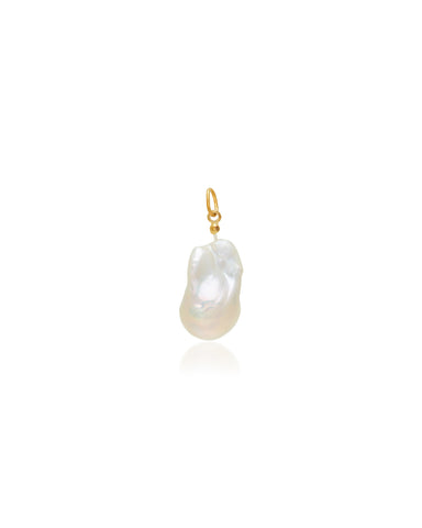 Poppy Baroque Pearl Charm